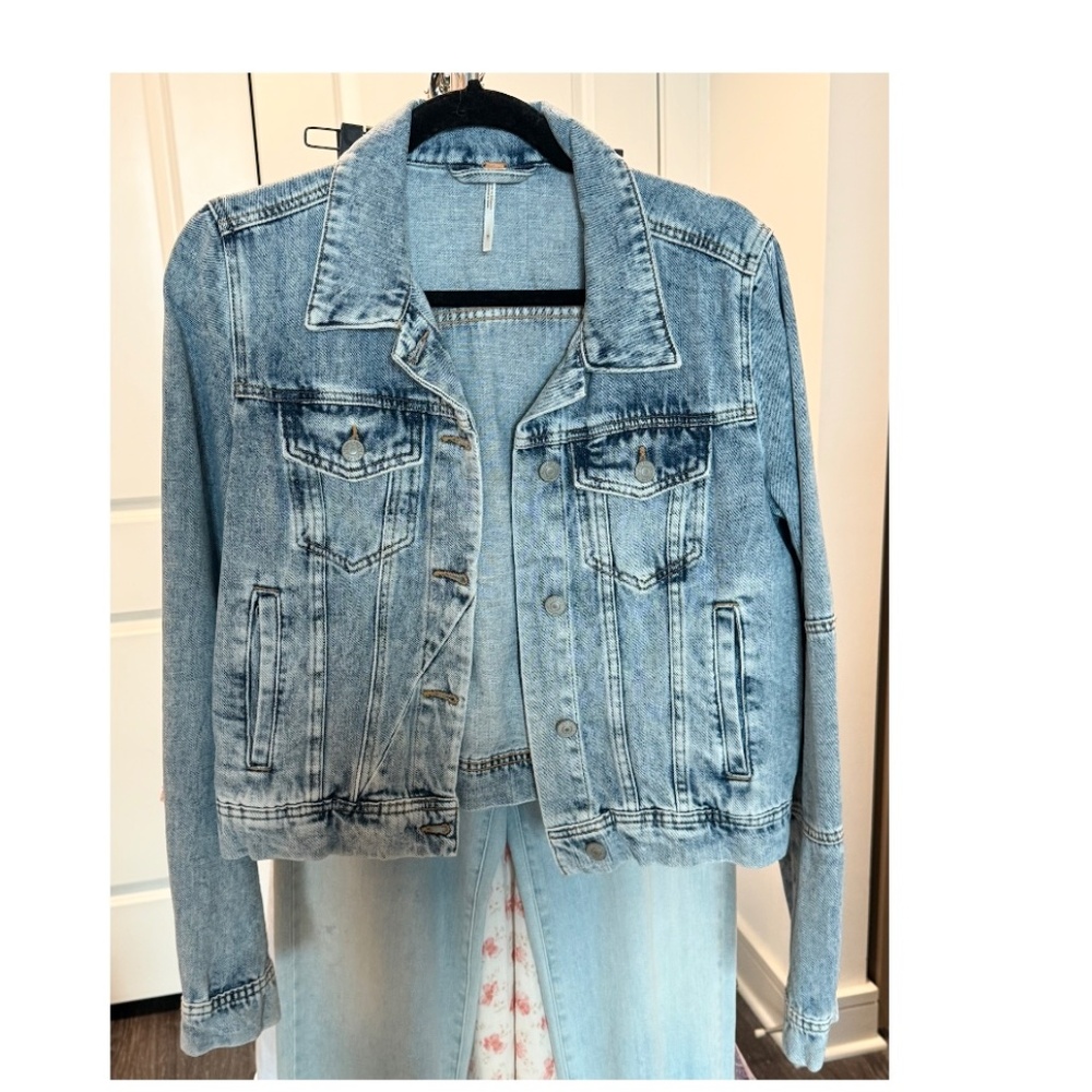 Free People Light Wash Denim Jean Jacket